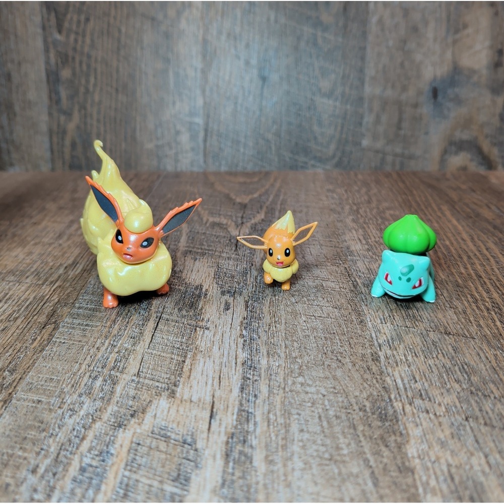 Pokémon Select Evolution Miscelleanous Figures Eevee Bulbasaur Flareon